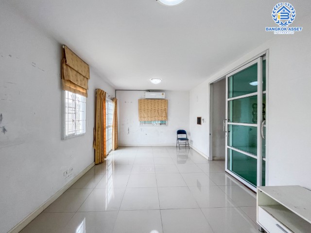 *****บ้านเดี่ยวมือสองย่านปทุมธานี ม.พฤกษาวิลเลจ30 เดอะซีซั่น แจ้งวัฒนะ-ราชพฤกษ์ หลังมุม! เนื้อที่กว้างขวางเกือบ 61 ตร.ว. ฟังก์ชัน 3 ห้องนอน 2 ห้องน้ำ 2 ที่จอดรถ บนทำเลยอดเยี่ยม เชื่อมต่อถ.345, ถ.ชัยพฤกษ์, ถ.แจ้งวัฒนะ ใกล้เมืองทองธานี และทางด่วน "แจ้งวัฒนะ" จองเลย!